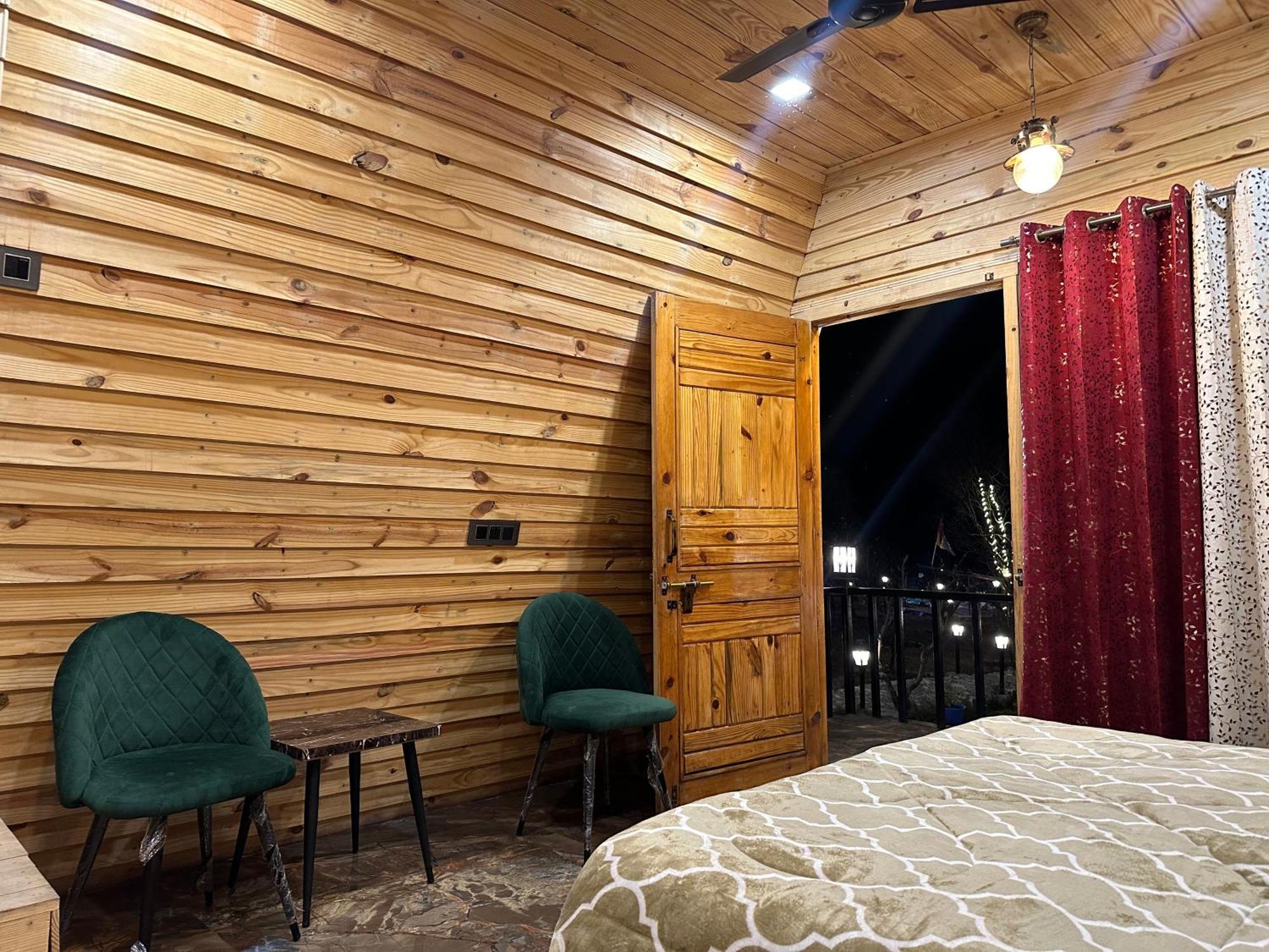 Cabana Riverside Resort - Kainchi Dham Nainital Bagian luar foto
