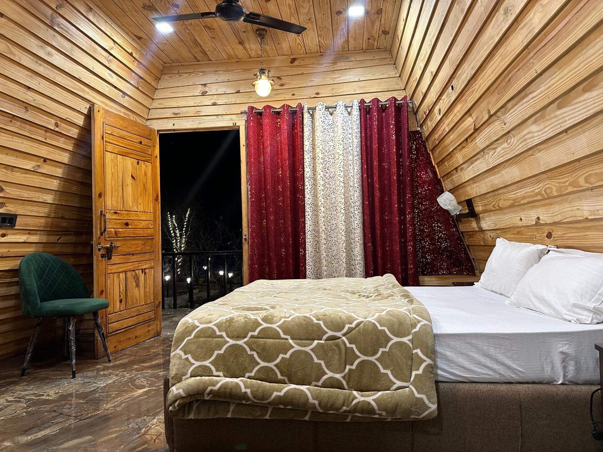 Cabana Riverside Resort - Kainchi Dham Nainital Bagian luar foto