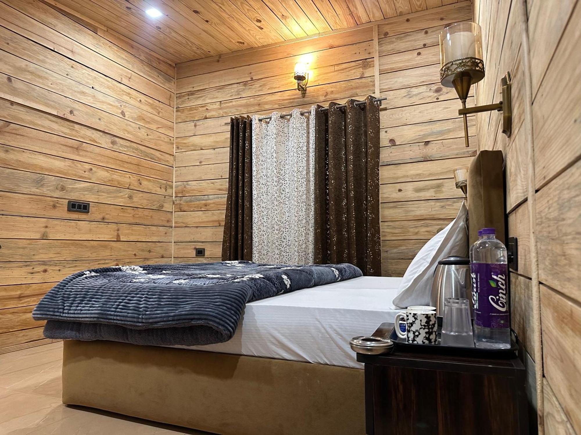 Cabana Riverside Resort - Kainchi Dham Nainital Bagian luar foto