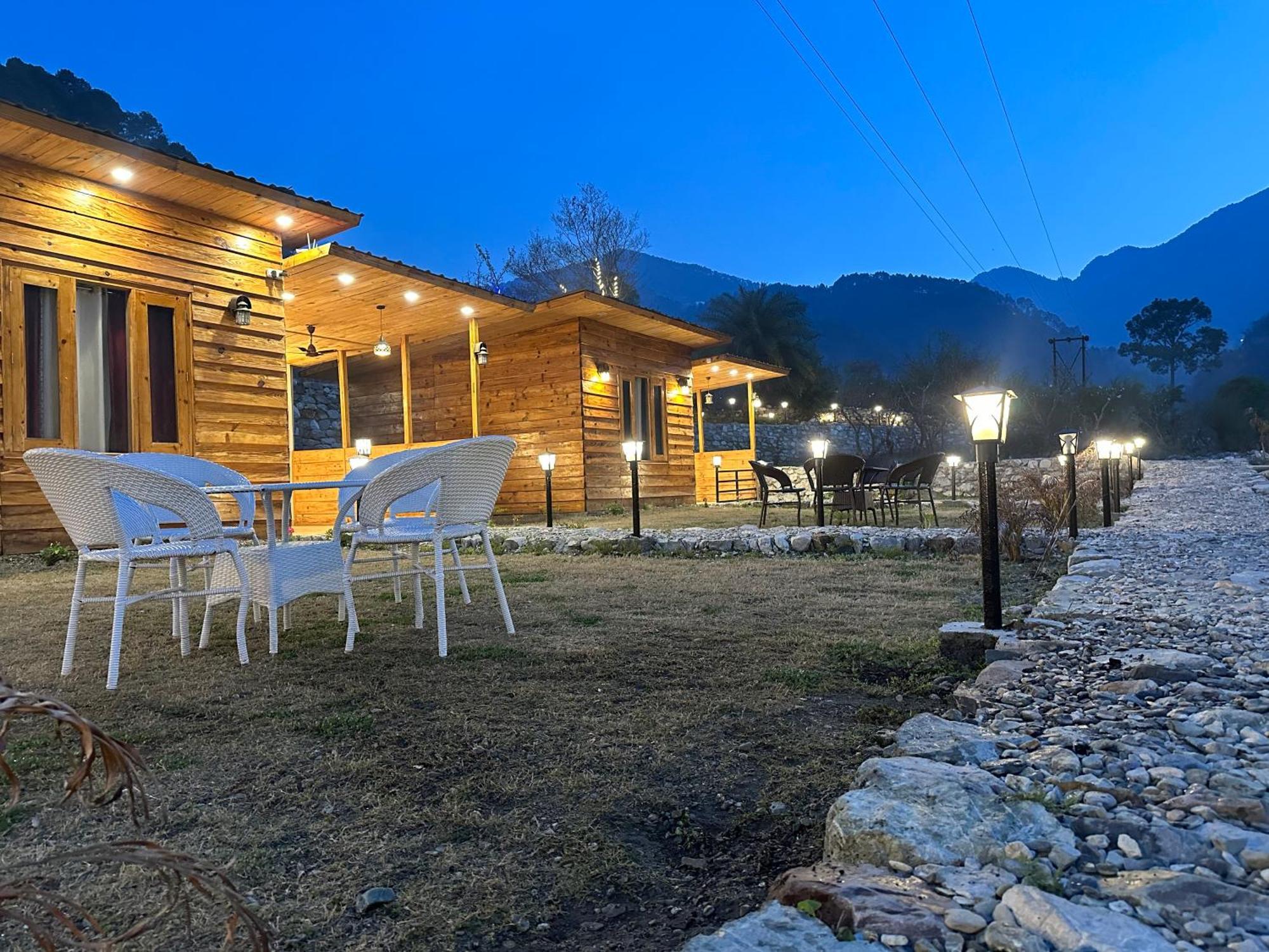 Cabana Riverside Resort - Kainchi Dham Nainital Bagian luar foto