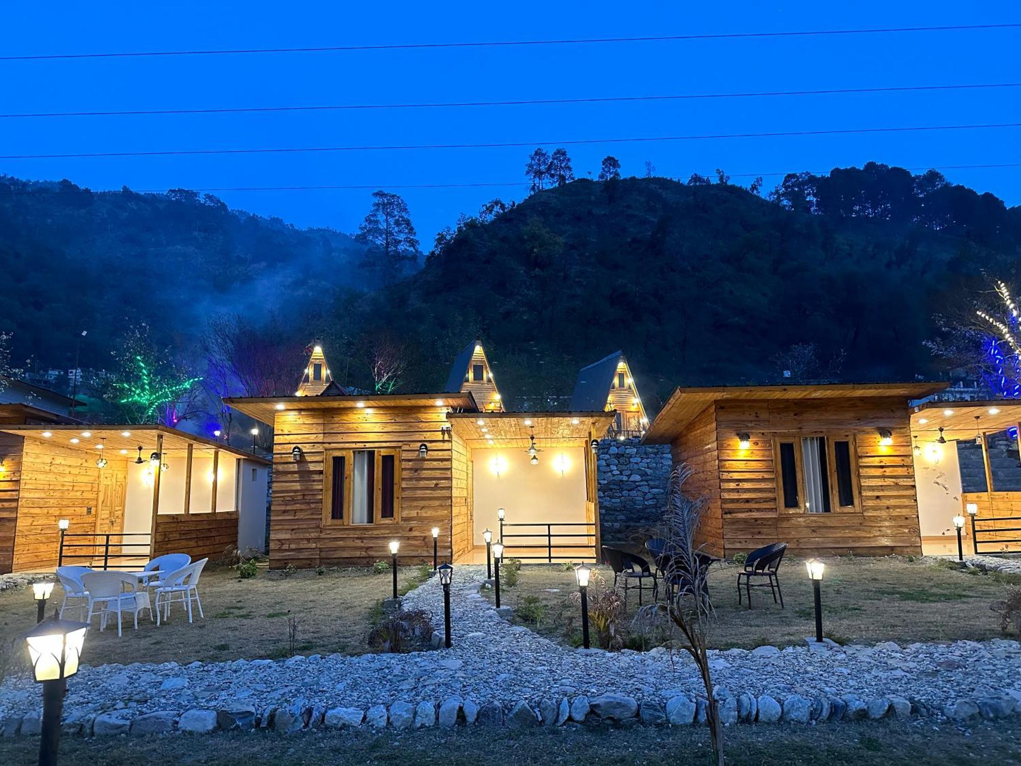 Cabana Riverside Resort - Kainchi Dham Nainital Bagian luar foto