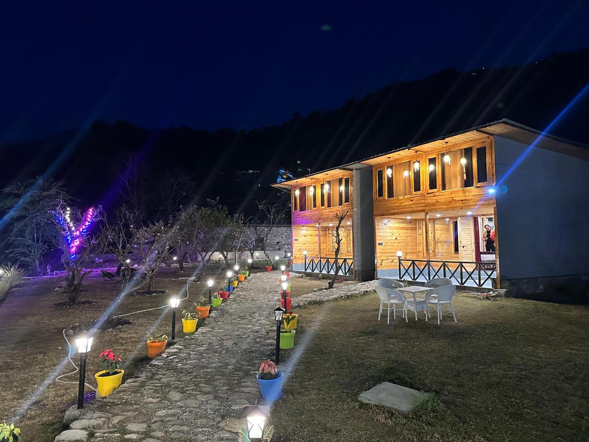 Cabana Riverside Resort - Kainchi Dham Nainital Bagian luar foto