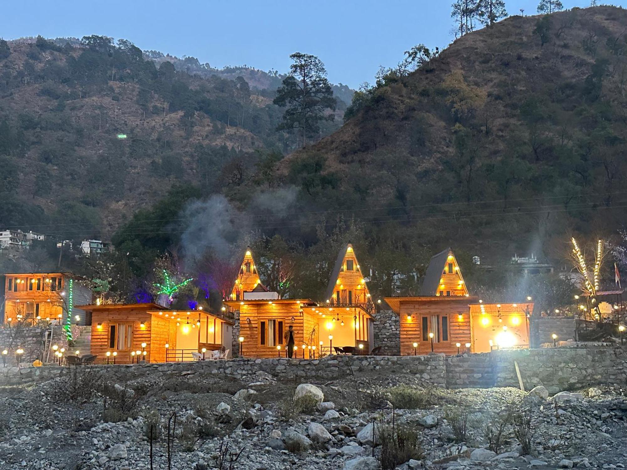 Cabana Riverside Resort - Kainchi Dham Nainital Bagian luar foto